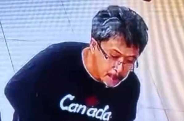 dosen UIM yang meludahi kasir di Makassar. (dok. istimewa)