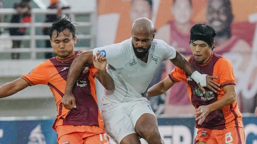 011748300_1767433562-Borneo_FC_vs_PSM_Makassar