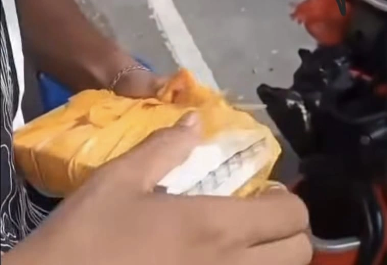 Aksi penipuan dengan modus titip barang saat transaksi COD di Makassar, Kamis