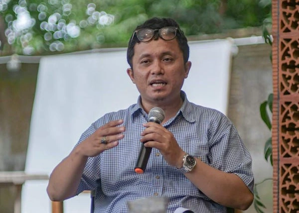 Asratillah, Direktur Profetik Institute