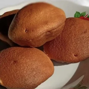 Bolu Cukke, kue khas Bugis.