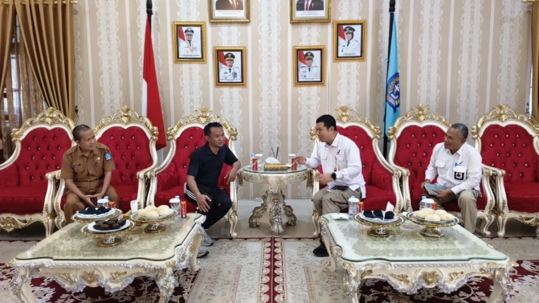 Bupati Bone Andi Asman Sulaiman menerima audiensi dari BPOM Makassar,