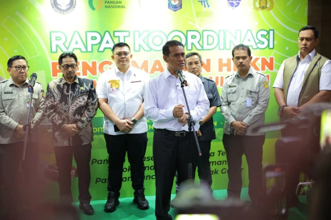 Menteri Pertanian/Badan Pangan Nasional, Andi Amran Sulaiman saat Konferensi Pers setelah memimpin Rapat Koordinasi Pengamanan Stabilisasi Pasokan dan Harga Pangan (SPHP) dalam rangka menghadapi Hari Besar Keagamaan Nasional (HKBN) Ramadhan hingga Idul Fitri 2026.