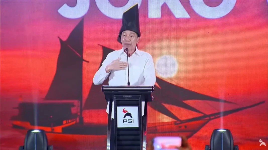 Jokowi saat memberikan pengarahan dalam Rakernas PSI 2026 di Hotel Claro, Makassar, Sulawesi Selatan, Sabtu 