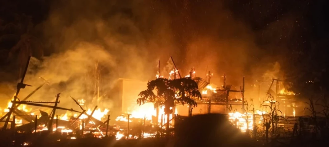 Kebakaran di Bone, tiga rumah ludes terbakar