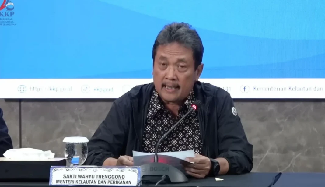 Menteri Kelautan dan Perikanan Sakti Wahyu Trenggona dalam konferensi pers, Sabtu (17:1:2026).
