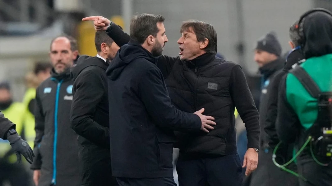 Momen Pelatih Napoli Antonio Conte Diusir Wasit