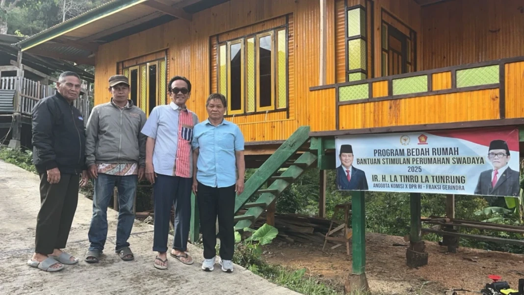 nggota DPR RI, La Tinro La Tunrung dalam program Bantuan Stimulan Perumahan Swadaya