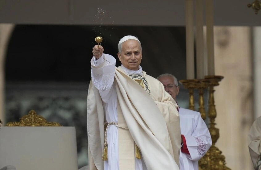 Paus Leo XIV menyampaikan kecaman diplomasi kekuatan dalam pidato kepada korps diplomatik yang dilaporkan arabic.rt.com ediso 9 Januari 2026