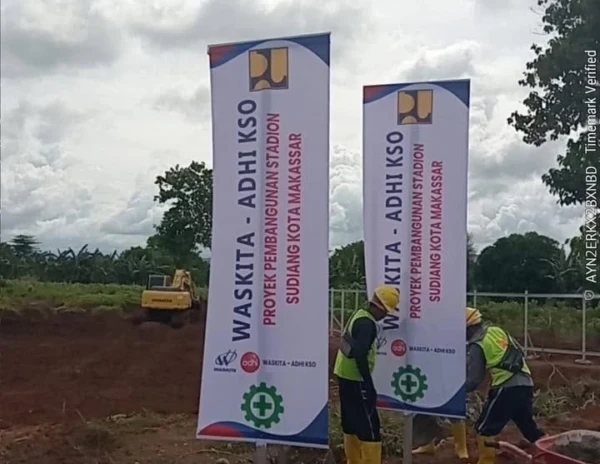 Pembangunan GOR sudiang ditandai dengan pemasangan papan dan penanda proyek oleh konsorsium Waskita–Adhi KSO di lokasi pembangunan, Selasa (13:1:2026)