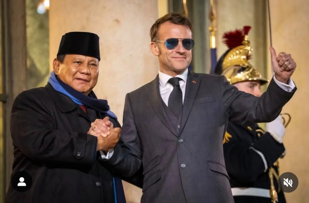 Presiden Prabowo dan Presiden Prancis Emmanuel Macron bertemu di Istana Elysee Paris