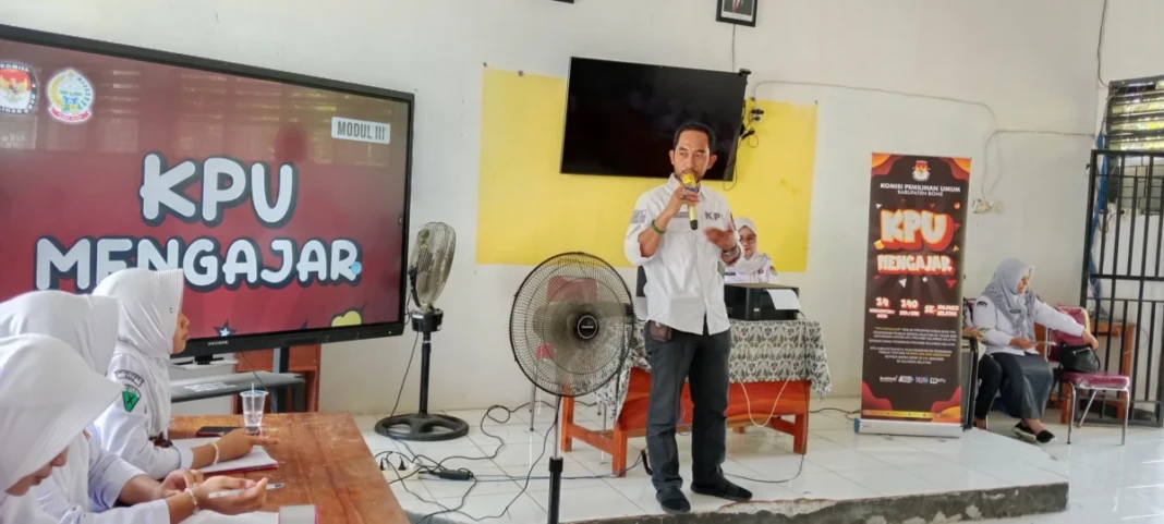 Program KPU Mengajar di Bone