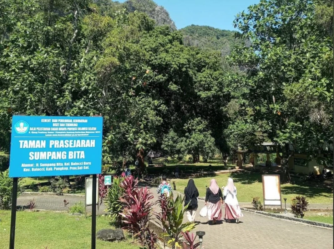 Taman Prasejarah Sumpang Bita Pangkep