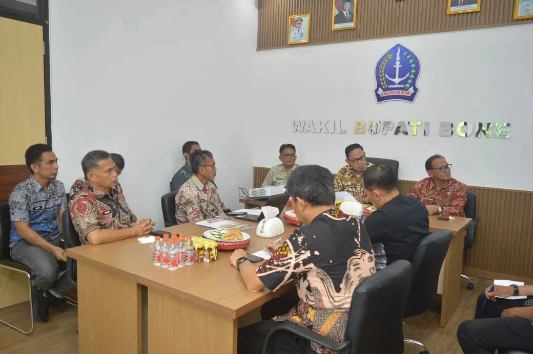 Wakil Bupati Bone, H Andi Akmal Pasluddin memimpin rapat persiapan jelang pelaksanaan Porprov 2026, Kamis (8:1:2026)