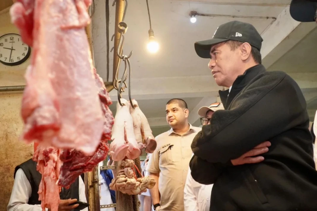 Mentan Andi Amran Sulaiman melakukan inspeksi mendadak di PasarTagog, Padalarang, Kabupaten Bandung Barat, Jawa Barat.