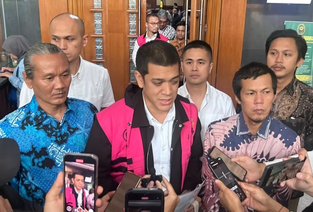 Beneficial owner PT Orbit Terminal Merak (OTM), Kerry Adrianto Riza, saat menghadiri sidang lanjutan perkara dugaan korupsi tata kelola minyak.jpg