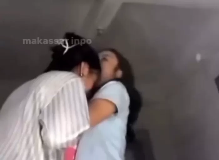 Diduga selebgram berinisial P dan C sedang menghirup whip pink. (Instagram @makassar_iinpo)