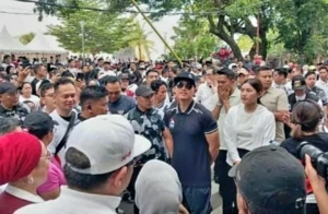 Fun Walk PSI di Pantai Losari, Makassar, Minggu pagi.