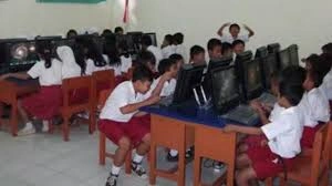 Ilustrasi siswa SD tes online