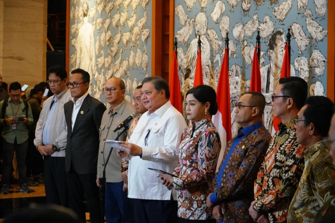 Konferensi Pers Pemerintah bersama BEI dan OJK