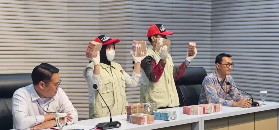 KPK pamerkan barang bukti, Kamis (5:2:2026).