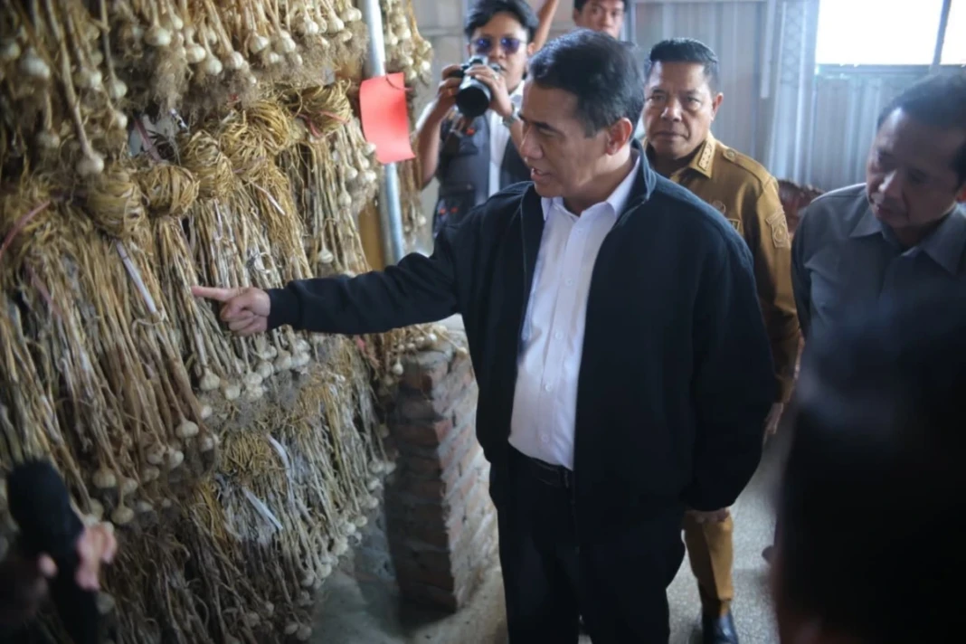 Mentan Amran menegaskan bahwa penetapan NTB sebagai wilayah strategis harus dijawab dengan kerja nyata dan percepatan di lapangan, bukan berhenti pada perencanaan administratif.