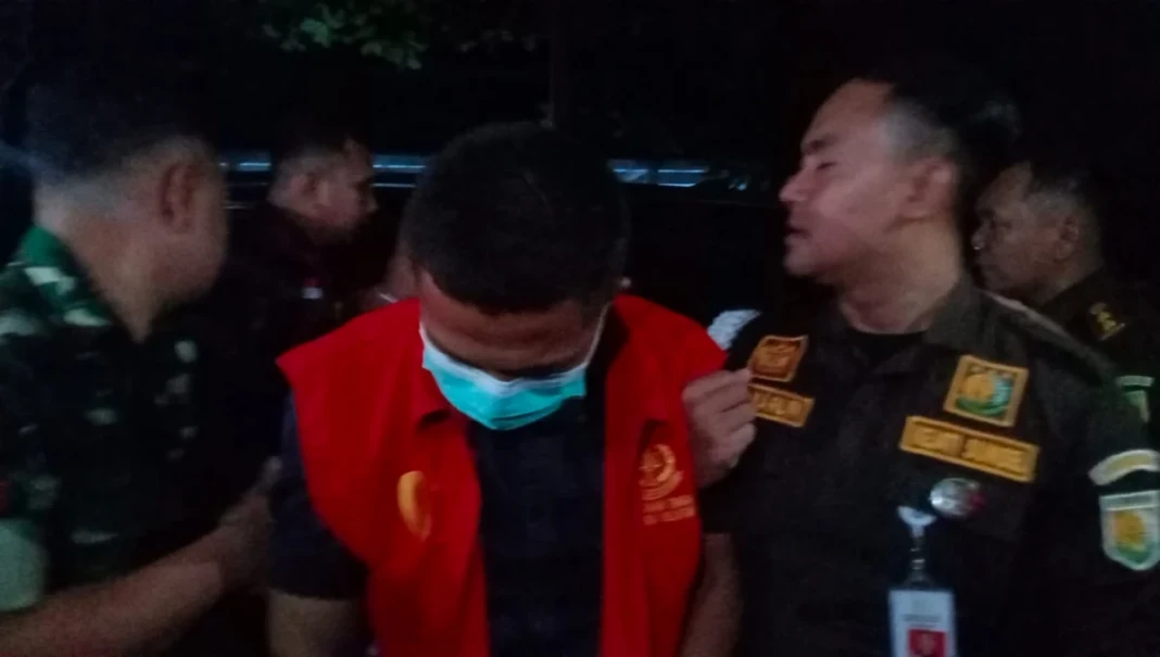 operasi tangkap tangan (OTT) terhadap seorang oknum anggota DPRD Muara Enim berinisial KT bersama anaknya, RA, Rabu (18:2:2026)