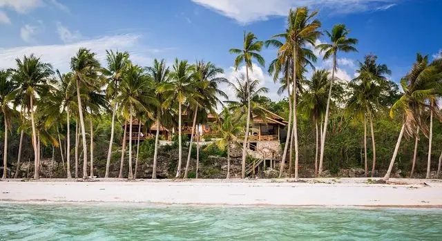 Pantai Panrang Luhu.jpeg