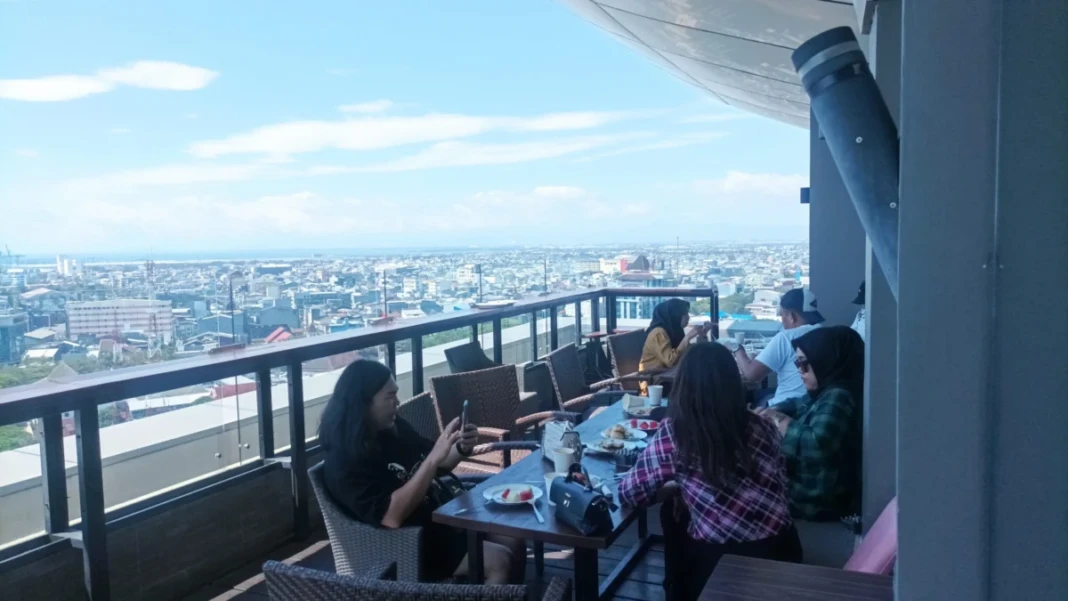 Pemandangan Swiss Bel-Hotel Makassar