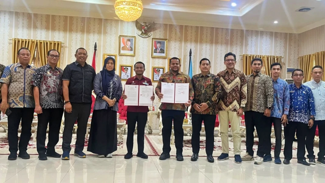 Penandatanganan nota kesepahaman (MoU) pembangunan Sistem Penyediaan Air Minum (SPAM) di Kabupaten Bone