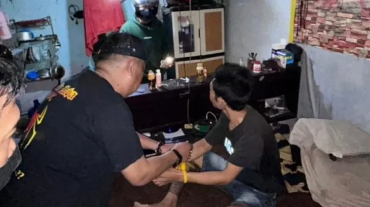 Polisi Menangkap Lelaki IL Pelaku Pengrusakan Di Jalan Rappocini Raya Kota Makassar, Selasa, 17 Februari 2026. (Foto Polrestabes Makassar)
