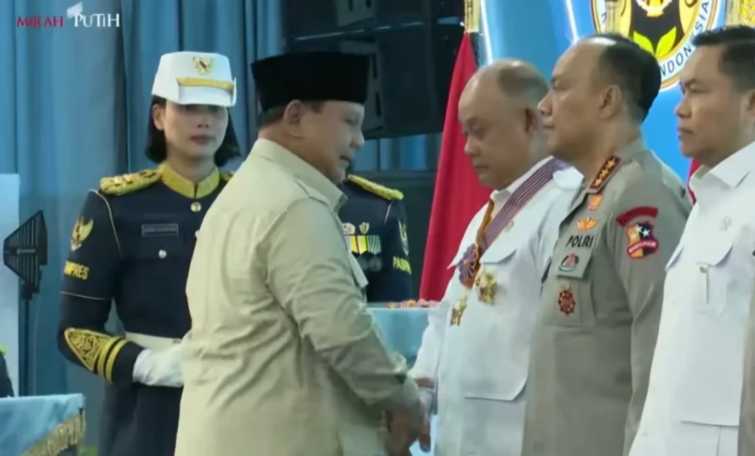 Presiden Prabowo anugrahi bintang jasa ke kepala BGN