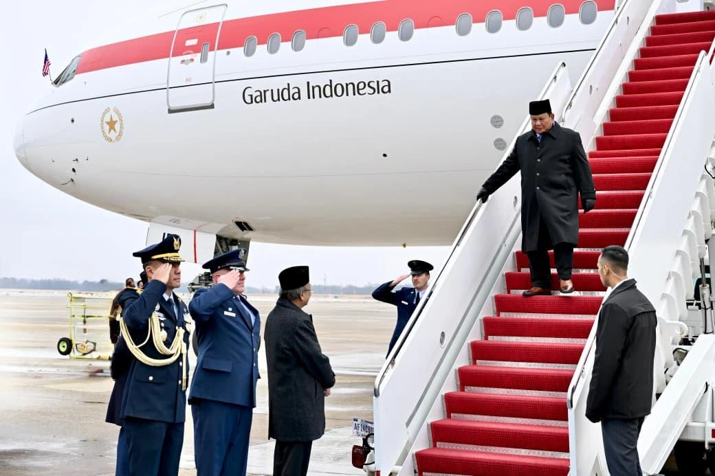 Presiden Prabowo tiba di Pangkalan Militer Andrews, Washington DC
