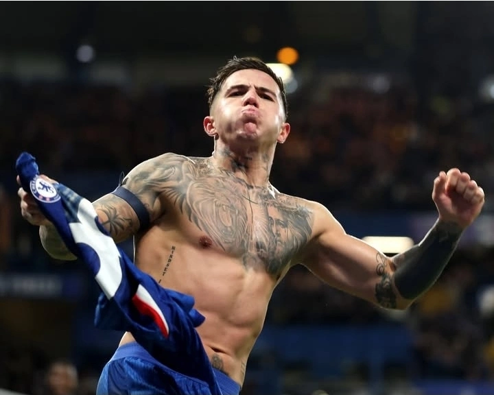 Enzo Fernandez memastikan kemenangan Chelsea lewat gol penentuan di masa injury time.