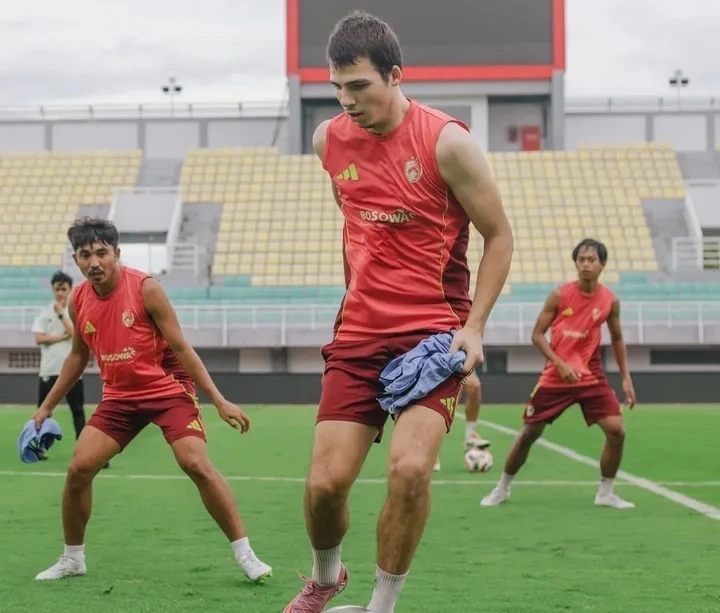 Penyerang asing, Luka Cumic saat mengikuti sesi latihan dengan PSM Makassar di Stadion Gelora BJ Habibie (GBH), Parepare, Minggu (1/2/2026) sore. dok/psm_makassar