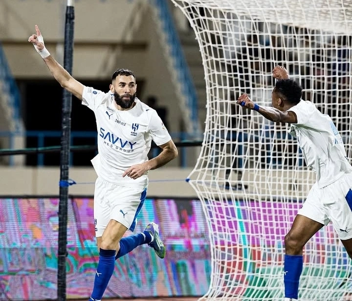 Debut Karim Benzema bersama Al Hilal langsung mencetak hattrick. dok/alhilal