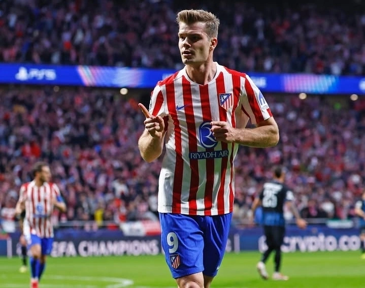 Alexander Sorloth cetak hattrick untuk Atletico Madrid mengalahkan Club Brugge 4-1 di leg kedua play-off Liga Champions 2026. dok/atletico