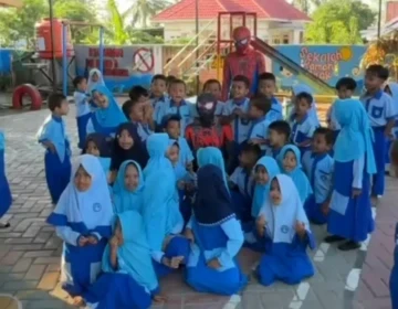 Spiderman di Bone bagian MBG, Selasa (10:2:2026)