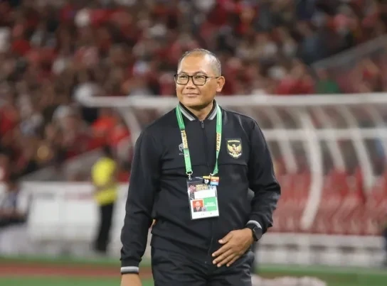 FIFA menjatuhkan sanksi berat kepada Sumardji akibat insiden laga Indonesia vs Irak. Ia dilarang mendampingi Timnas Indonesia selama 20 pertandingan dan didenda Rp324 juta.