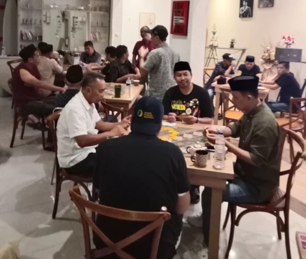 Turnamen domino ngabuburit British Royal Pegasus di Kedai UQ Boulevard Makassar