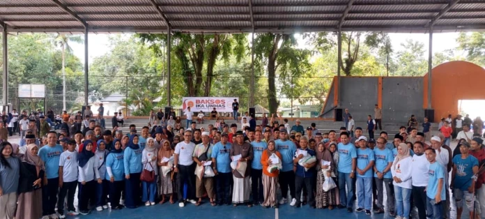 Baksos IKA Unhas di Bone, Sulsel, Minggu.