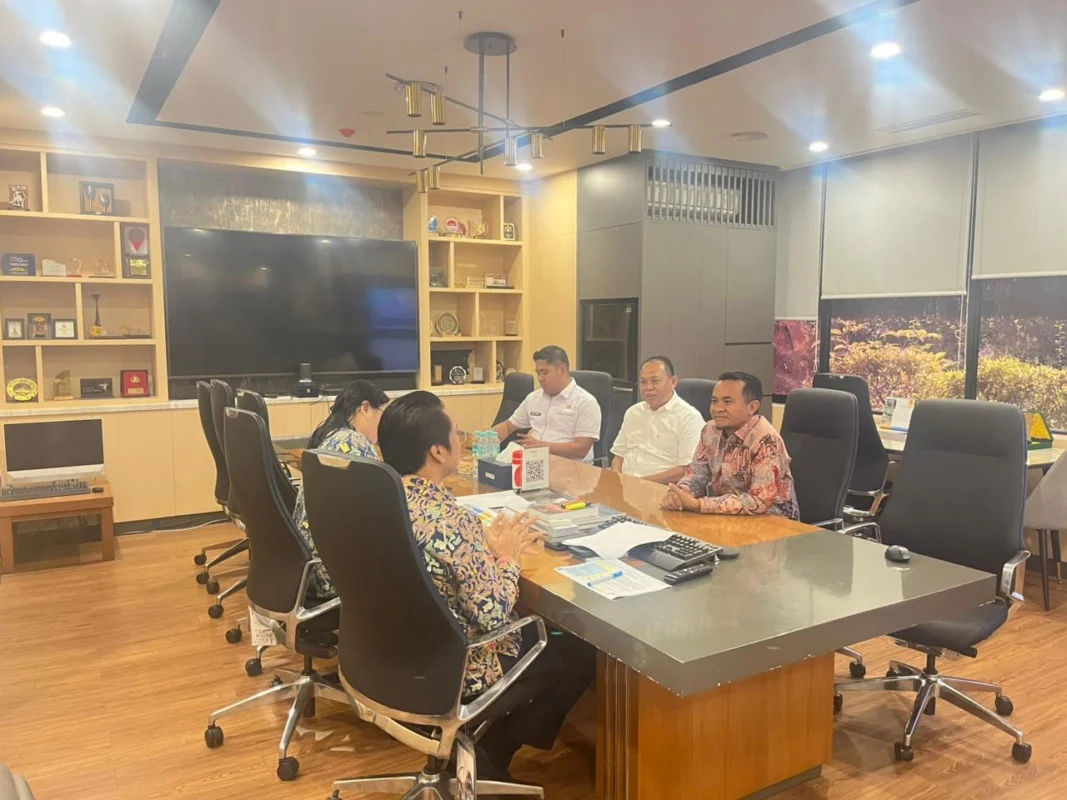 Bupati Bone Andi Asman Sulaiman mengunjungi Kementerian Pekerjaan Umum dan Perumahan Rakyat Republik Indonesia, tepatnya di Dirjen Bina Marga, Rabu (4:3:2026)