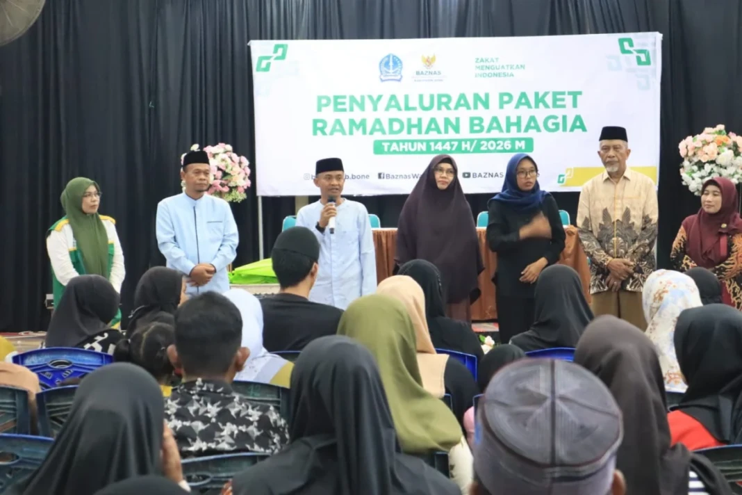 Bupati Bone salurkan paket Ramadan bahagia kepada penyandang disabilitas