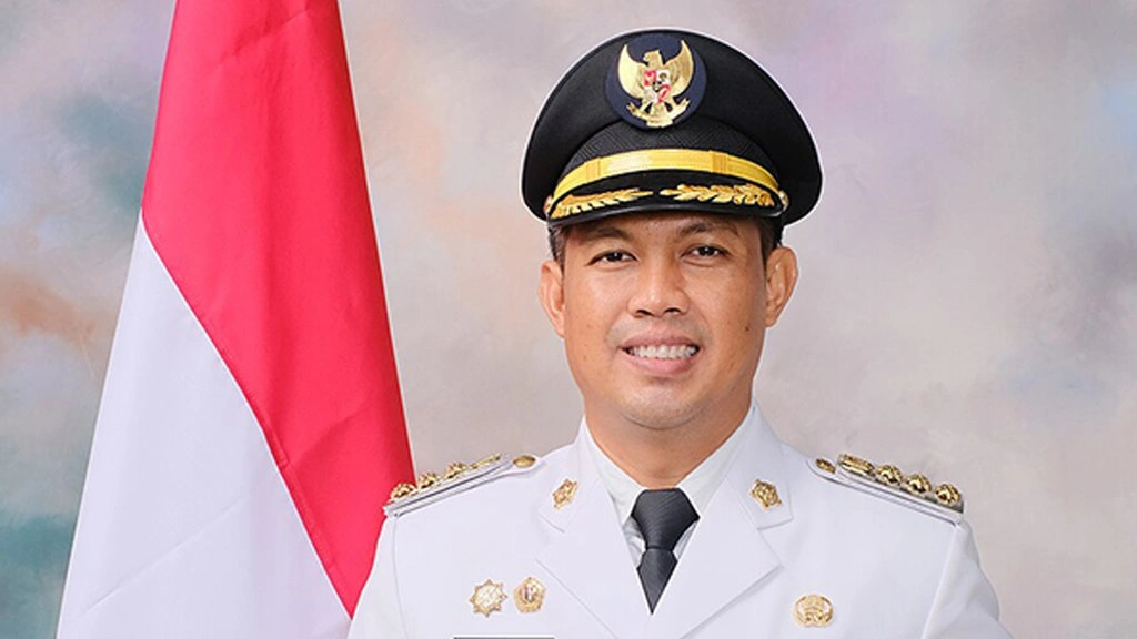 Bupati Cilacap Auliya Rachman