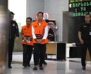 Bupati Cilacap Syamsul Auliya Rachman ditetapkan tersangka dalam OTT kasus pemerasan perangkat daerah untuk THR, Sabtu