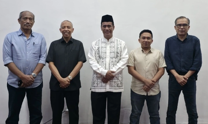 Direksi PT Tiran Group bersama Andi Amran Sulaiman