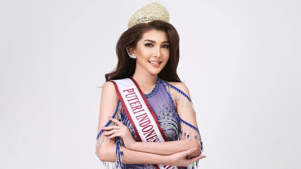 Finalis Puteri Indonesia Jeni Rahmadial Fitri