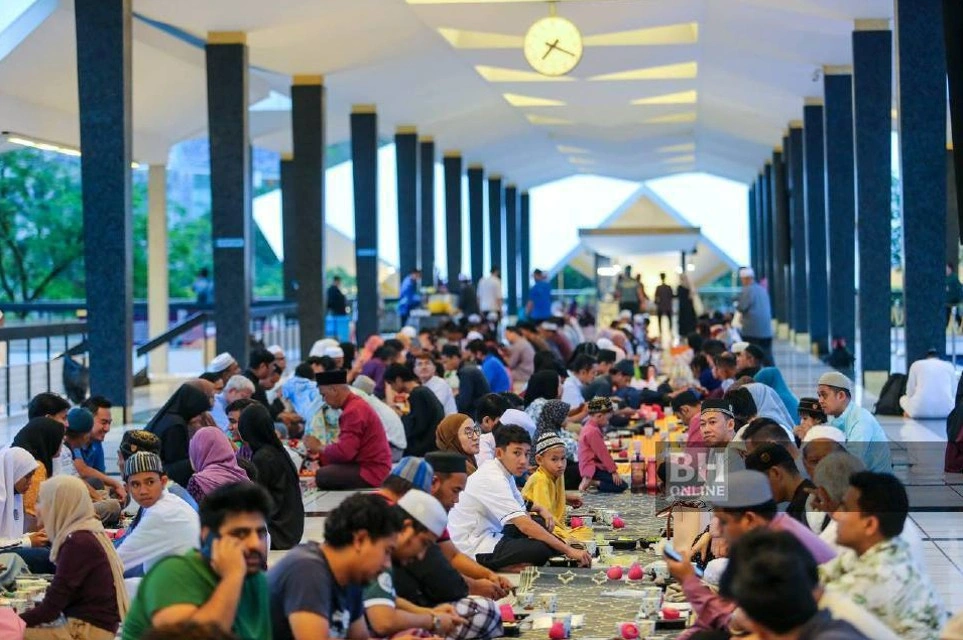 Iftar percuma di Masjid Negara