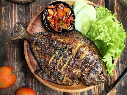 Ikan Bakar Khas Makassar.