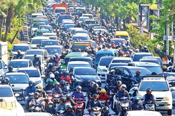 Ilustrasi volume kendaraan meningkat menjelang Lebaran 2026